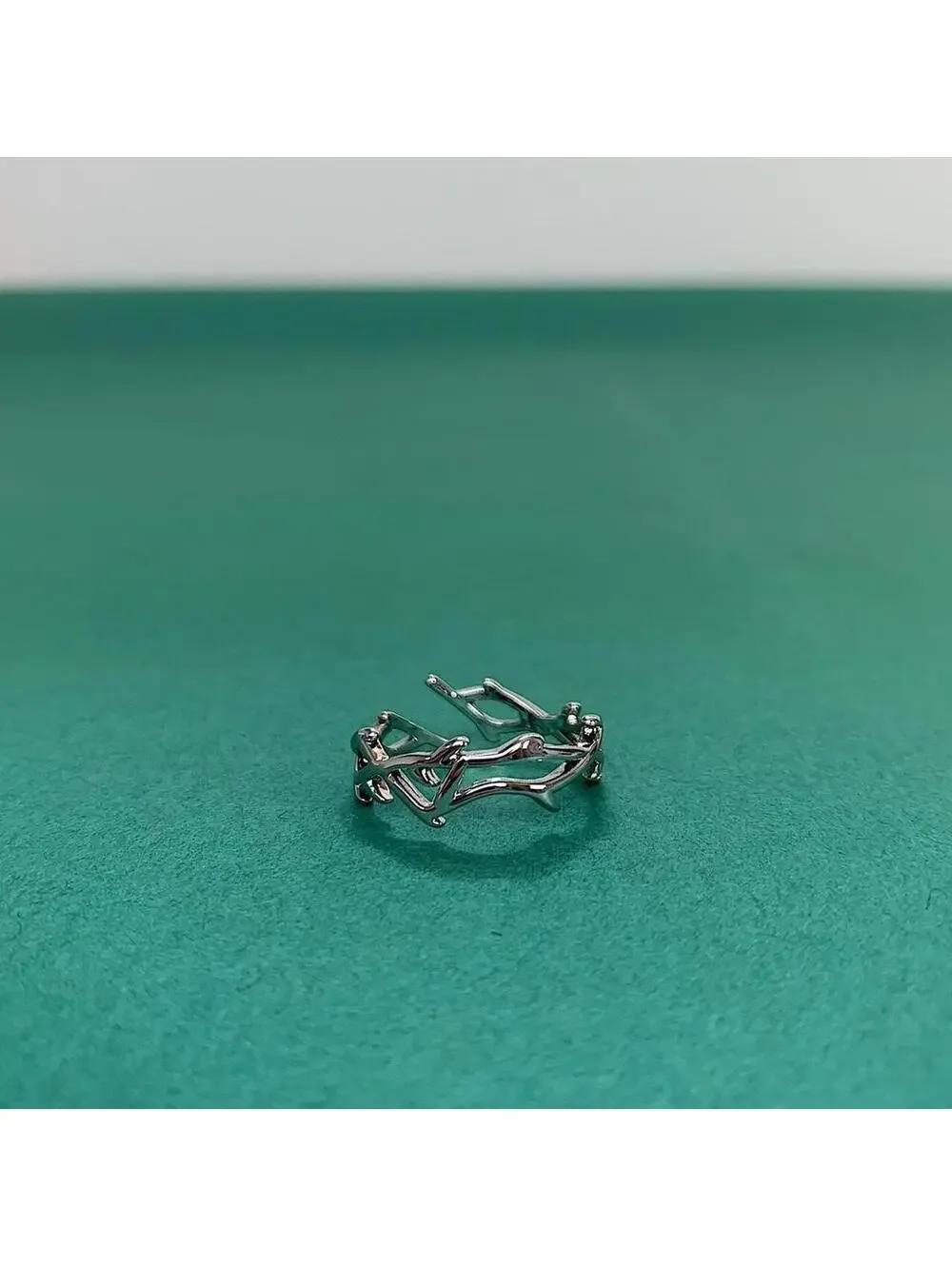Cyber punk thorn silver adjustable ring. Vintage y2k style silver chrome ring.